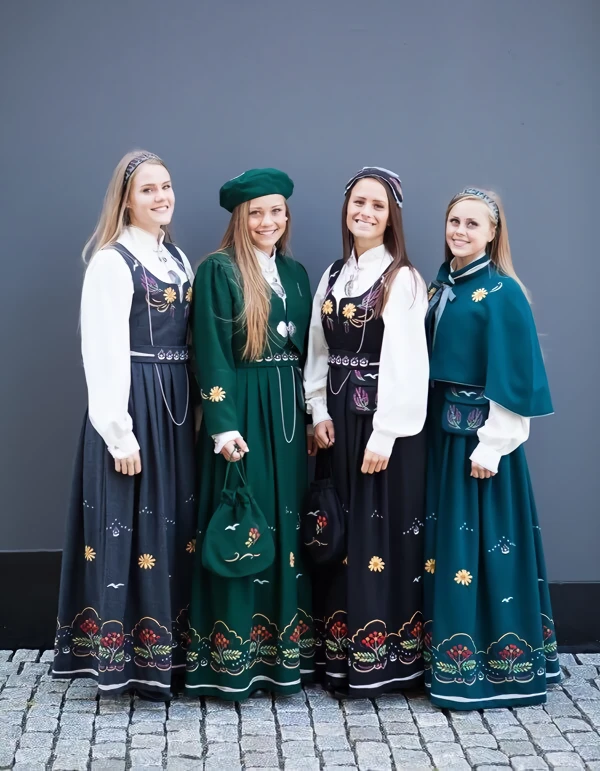 Damebunaden Karen fra Alveland