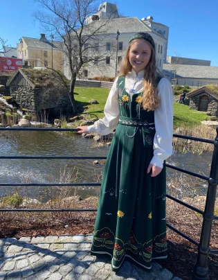 Jentebunaden Maren fra Alveland Bunader på Bryne